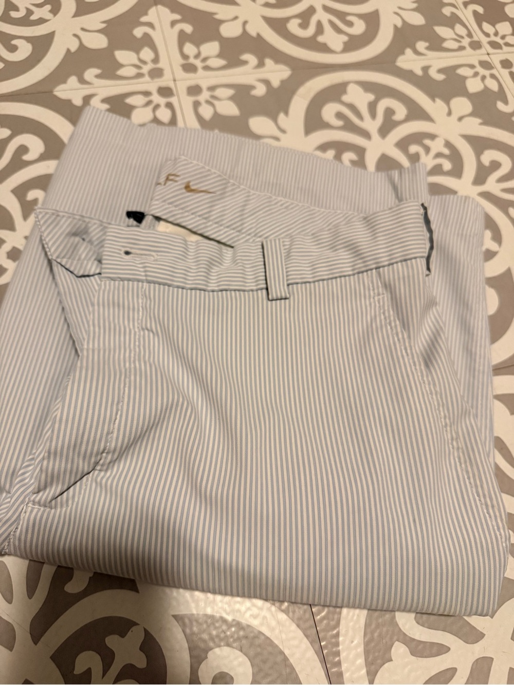 Men’s Nike golf shorts